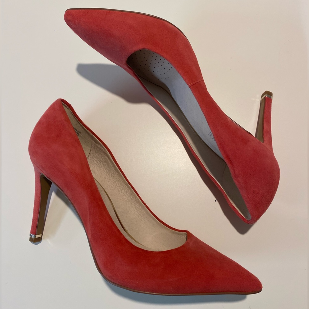 Kenneth Cole - Dark Pink Suede Pointed Toe Heel (size 8.5)